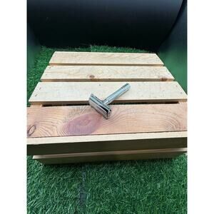 Van Der Hagen Traditional Safety Razor – Three-Piece, 85mm Handle